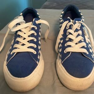 Mudd Sneakers size 11 Like new!